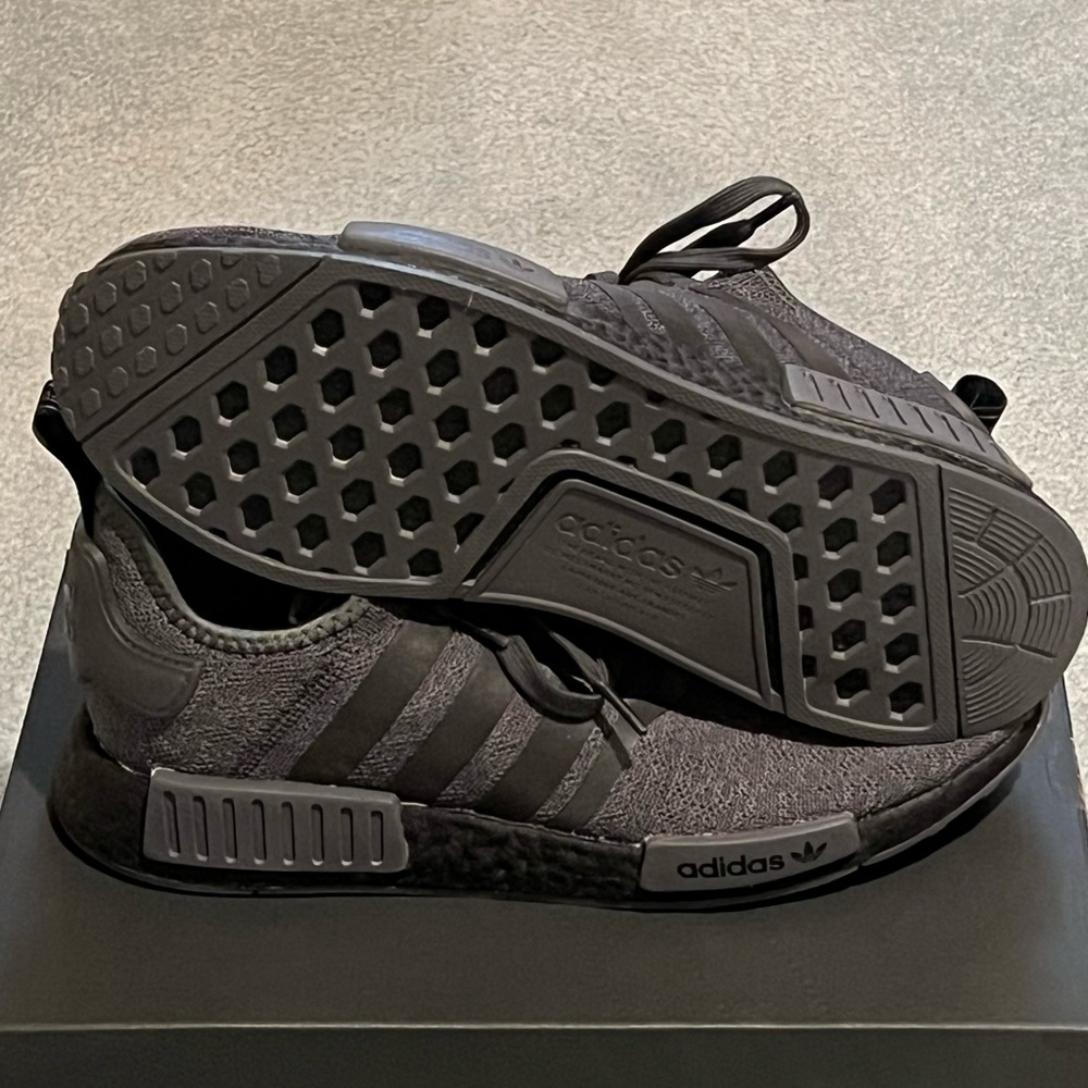 Adidas NMD R1 - Picture 4 of 5